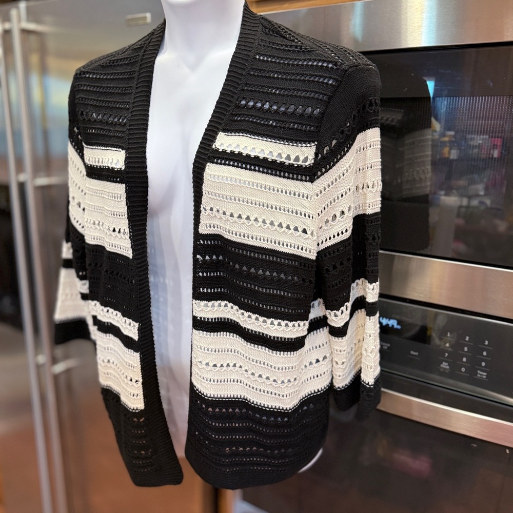 CANDA Black and‎ White Striped Women's Sweater/  Large